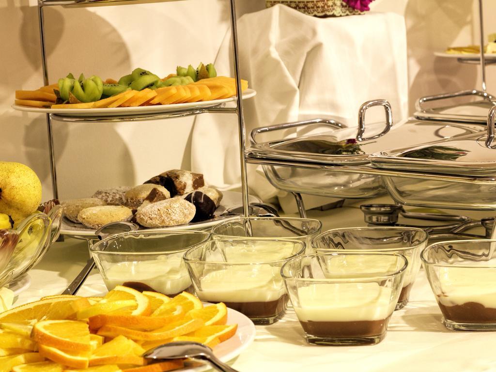 Hotel Dubai Plandiste Bagian luar foto