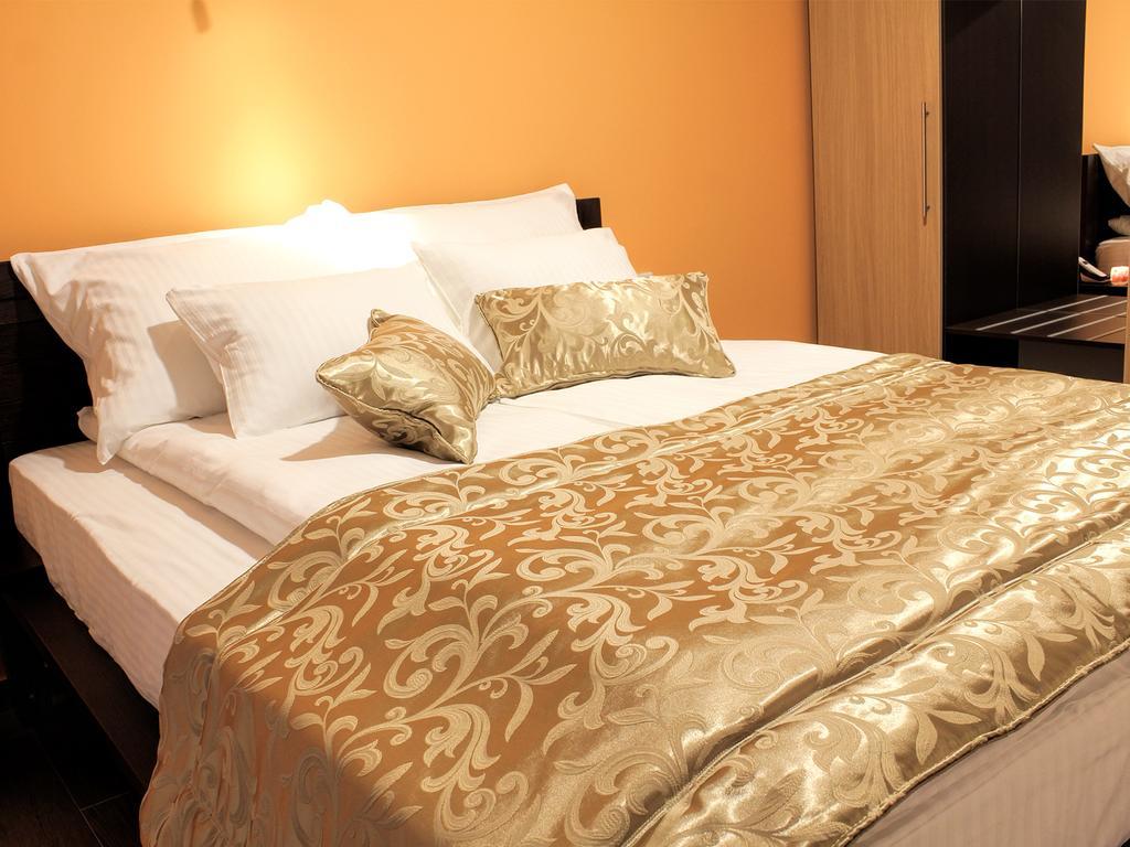 Hotel Dubai Plandiste Bagian luar foto