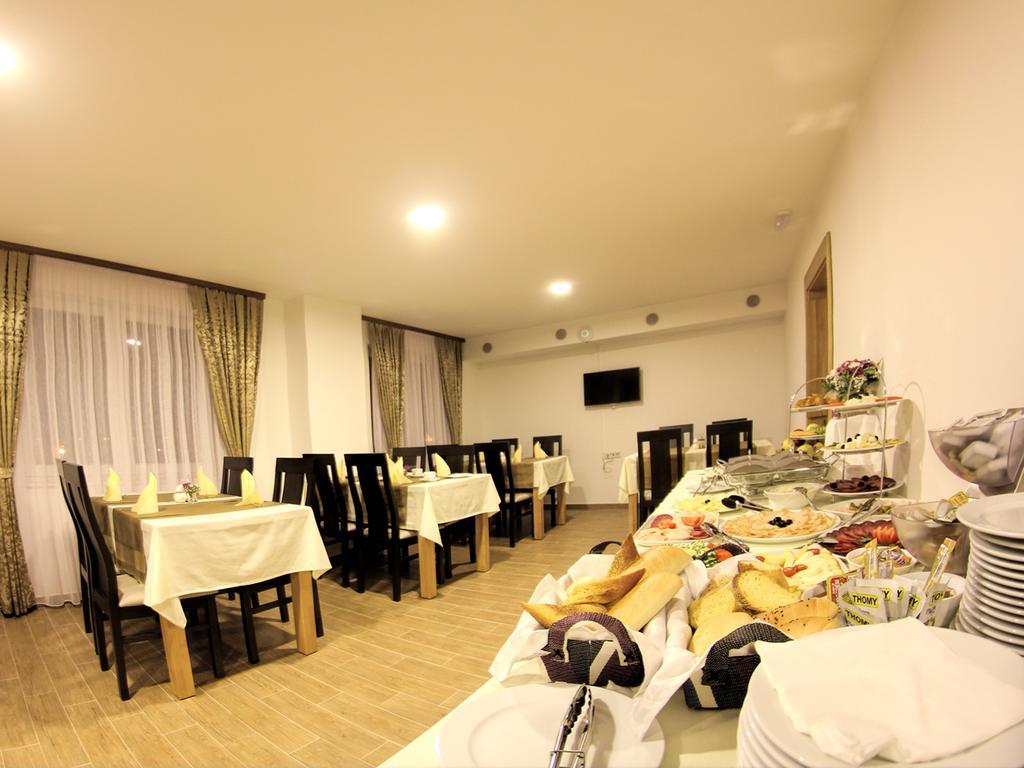 Hotel Dubai Plandiste Bagian luar foto